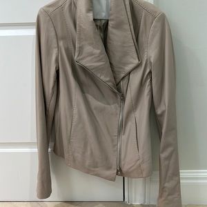 Gorgeous Vince beige leather cross moto jacket